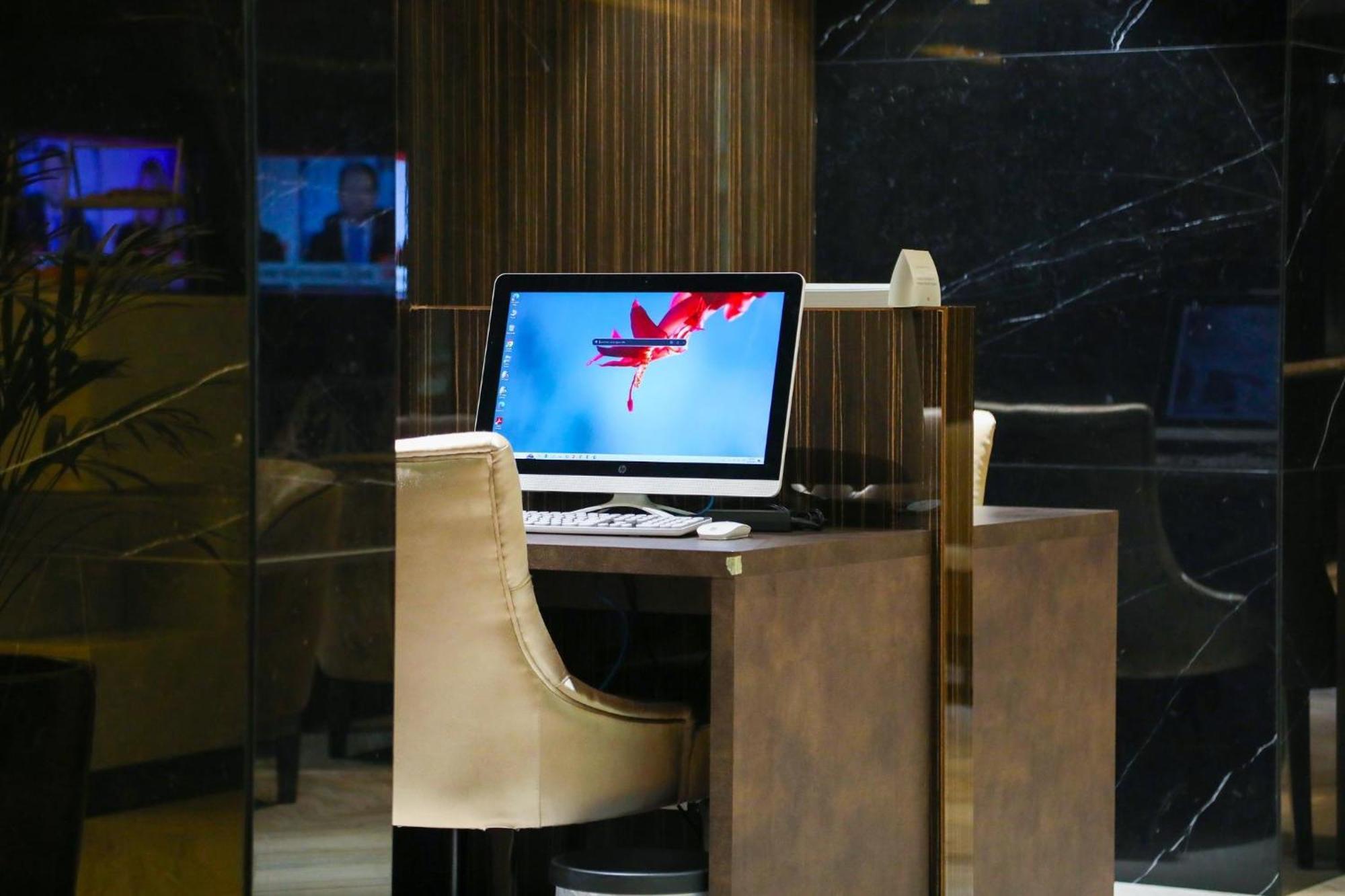 Crowne Plaza Kuwait Al Thuraya City By Ihg Kuwait City Exteriör bild
