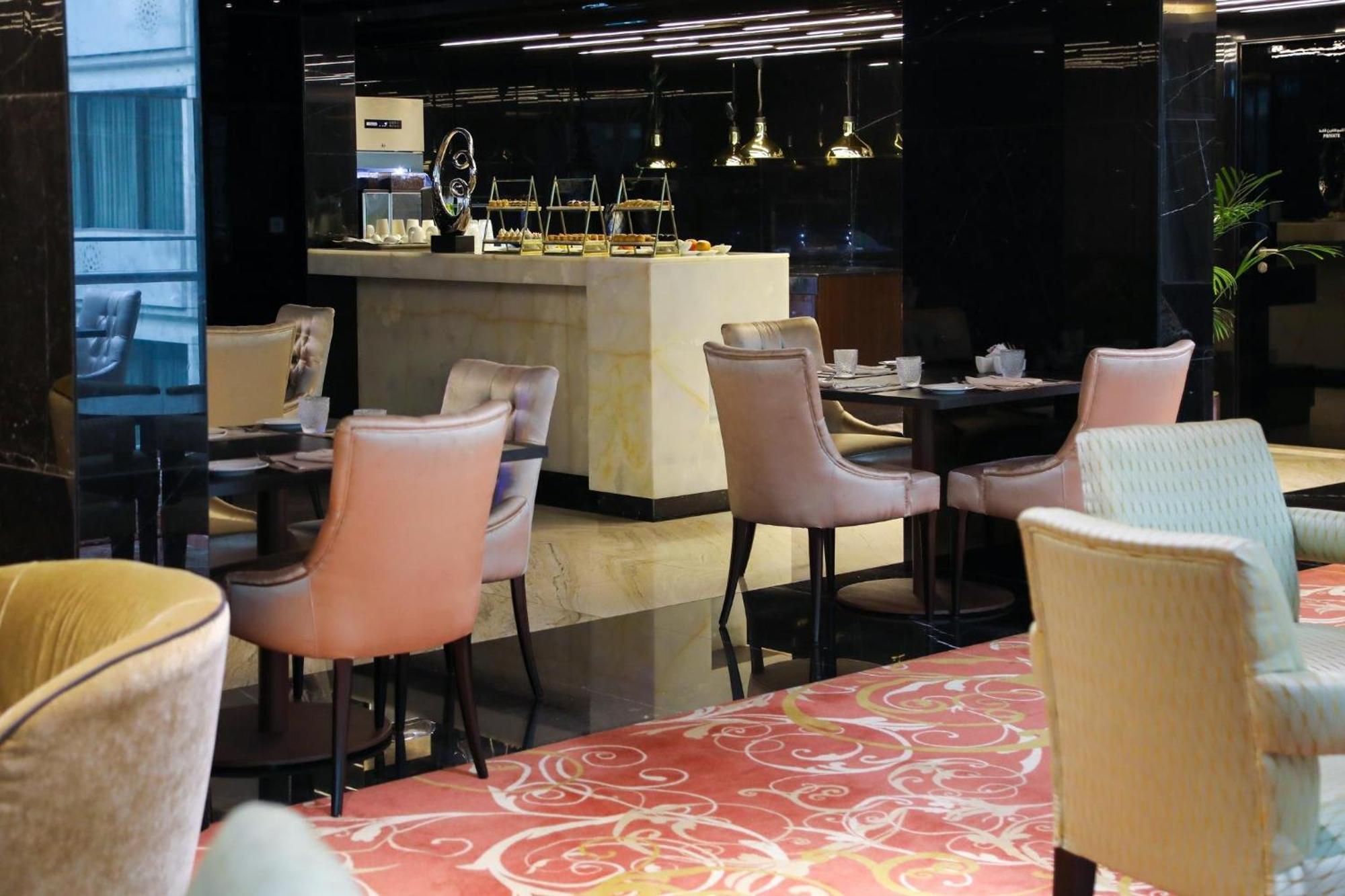 Crowne Plaza Kuwait Al Thuraya City By Ihg Kuwait City Exteriör bild