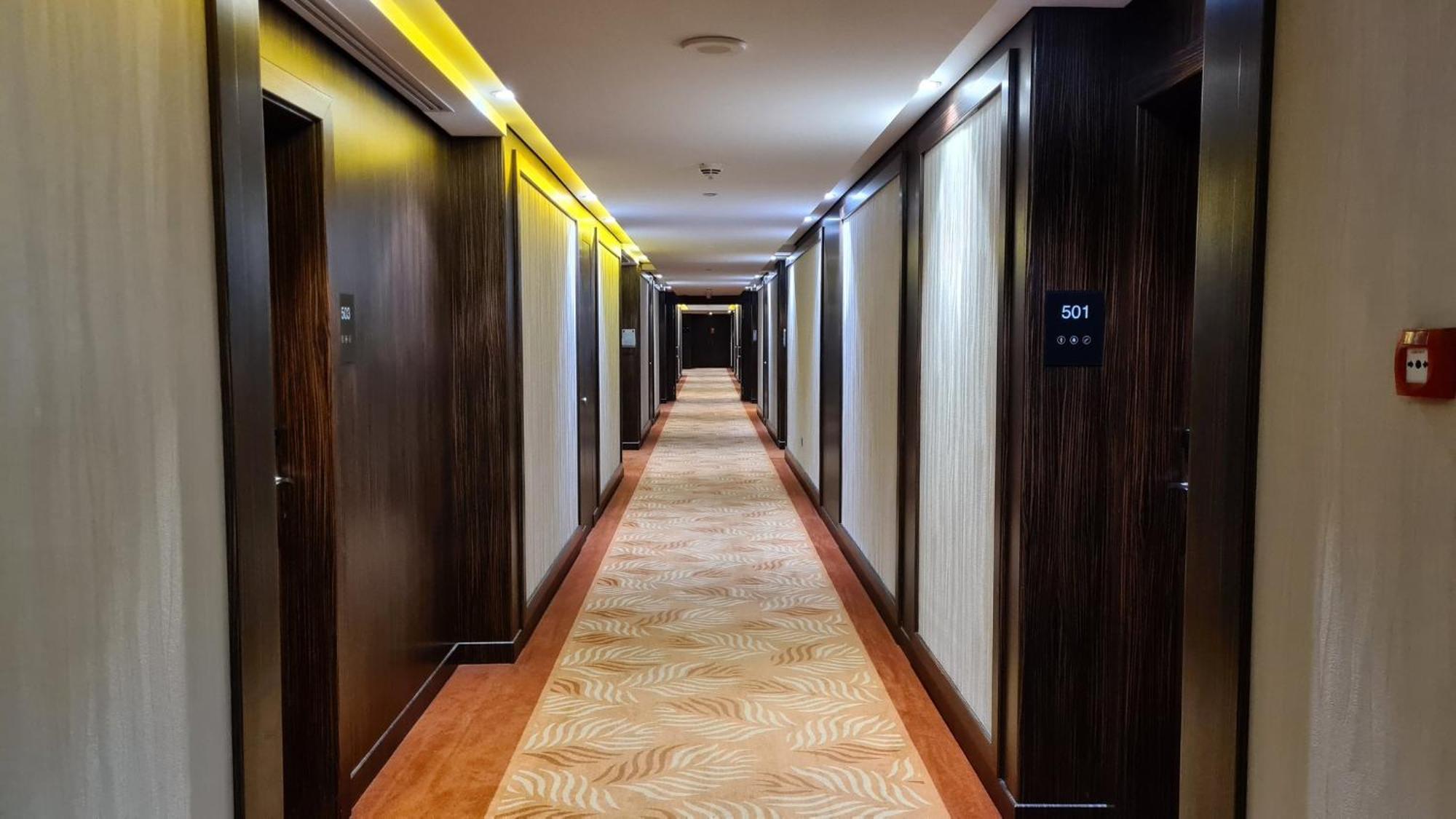 Crowne Plaza Kuwait Al Thuraya City By Ihg Kuwait City Exteriör bild