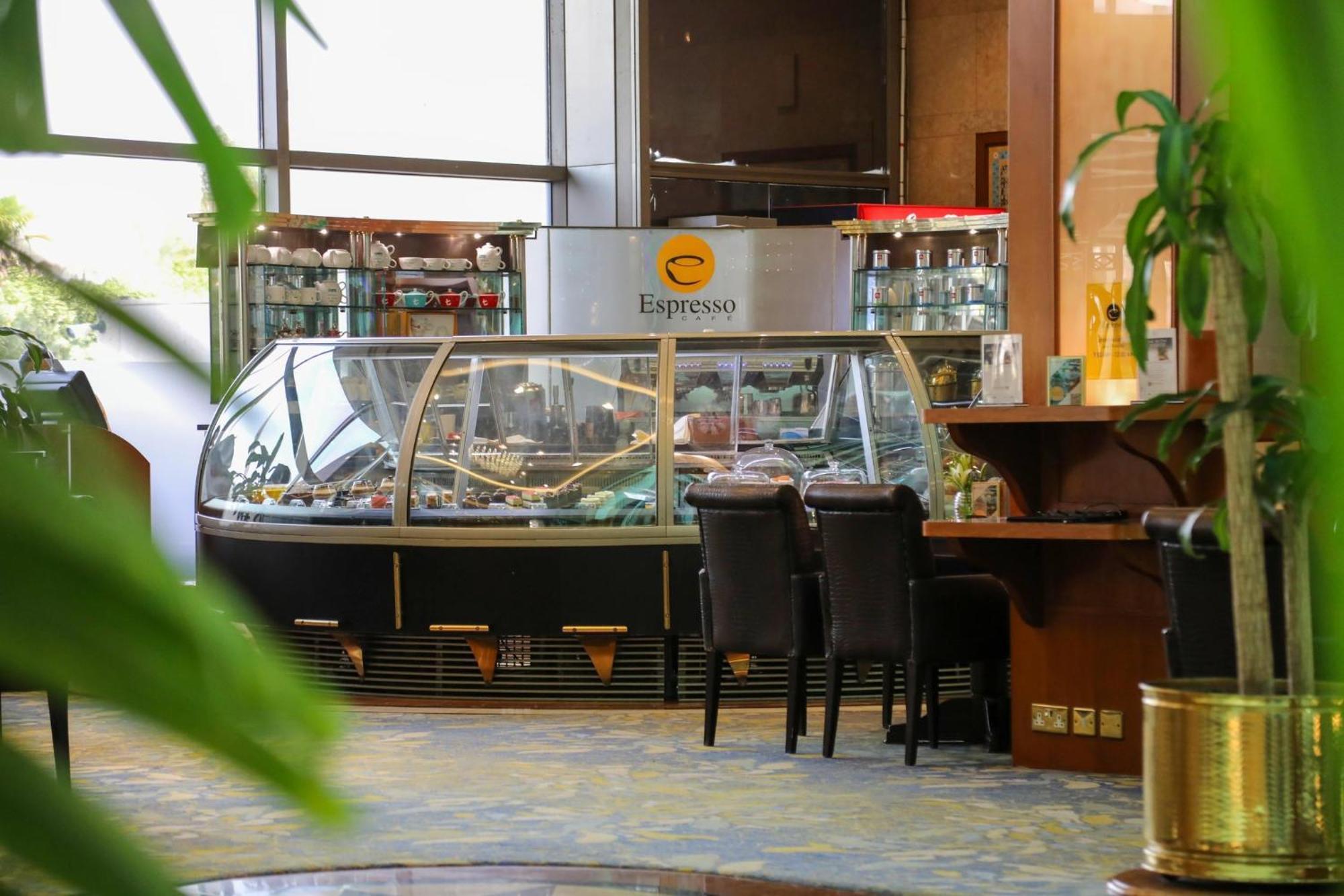 Crowne Plaza Kuwait Al Thuraya City By Ihg Kuwait City Exteriör bild