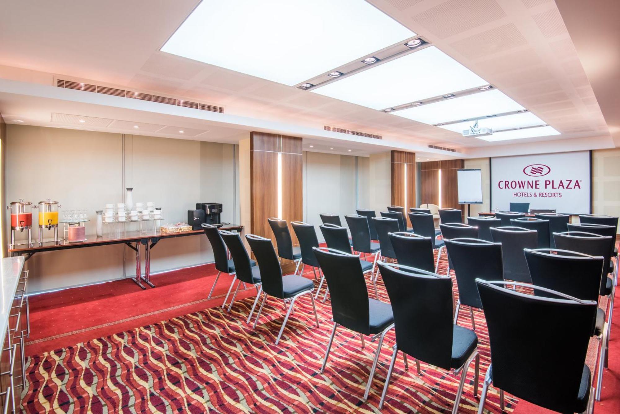 Crowne Plaza Kuwait Al Thuraya City By Ihg Kuwait City Exteriör bild